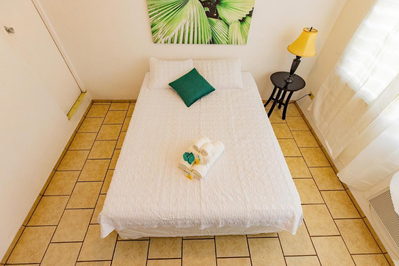 Vieques Tropical Guest House Esterno foto