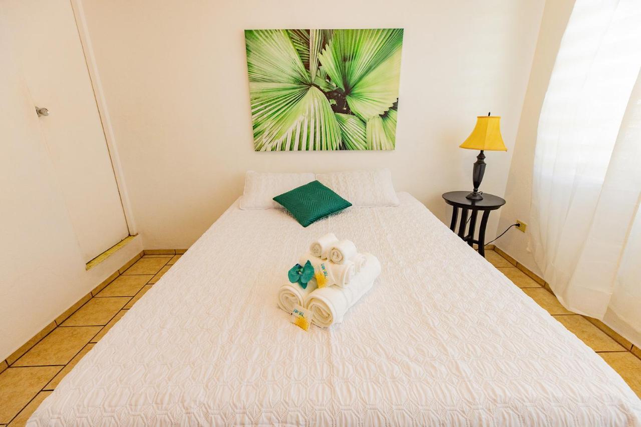 Vieques Tropical Guest House Esterno foto
